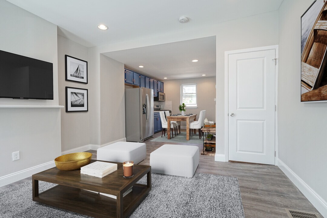 2141 Titan St in Philadelphia, PA - Building Photo