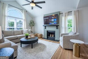 18 Huntcliff Dr in Cartersville, GA - Building Photo