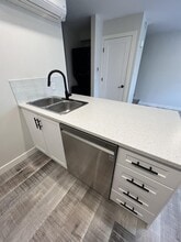 1029 Burrows Ave in Winnipeg, MB - Building Photo - Building Photo