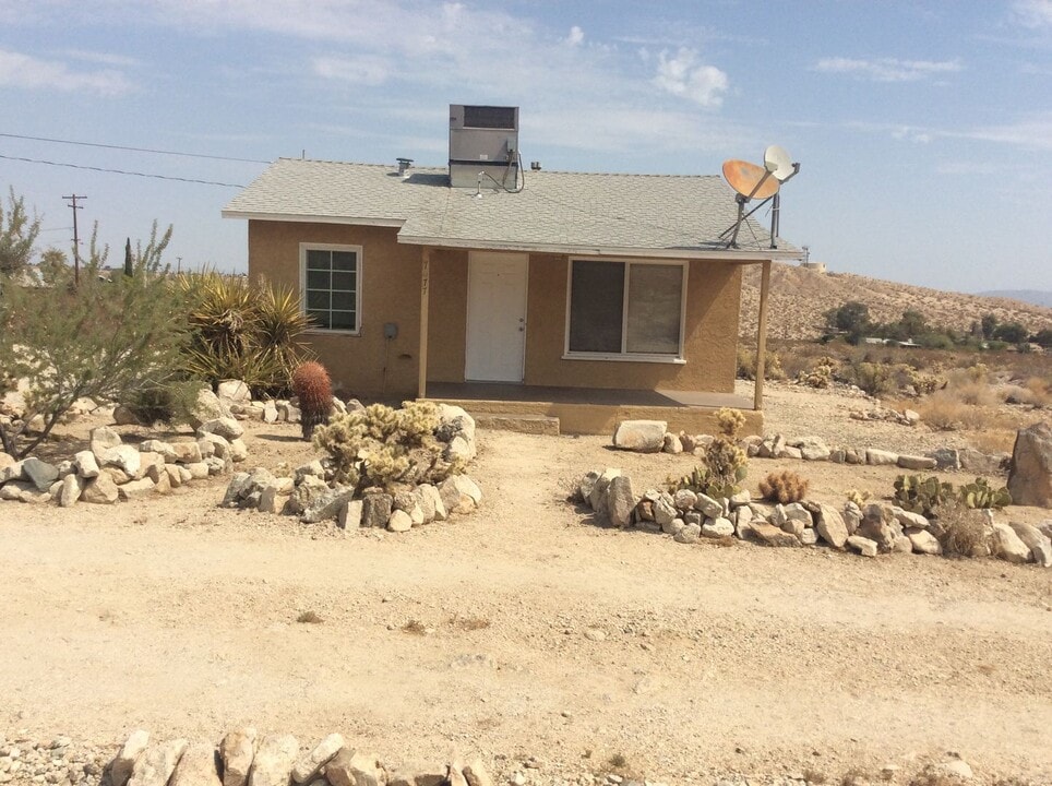 7077 Elm Dr in Twentynine Palms, CA - Building Photo