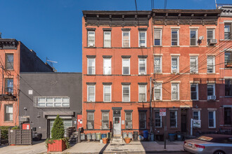 89 Luquer St in Brooklyn, NY - Building Photo - Building Photo