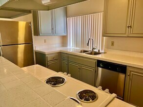 10131 Caminito Zar in San Diego, CA - Building Photo - Building Photo