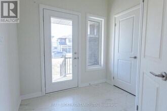 3036 Sandy Acrs Ave in Severn, ON - Building Photo - Building Photo