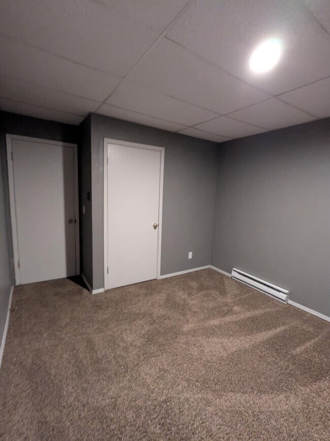 435 S Broadway St in Little York, IL - Building Photo - Building Photo