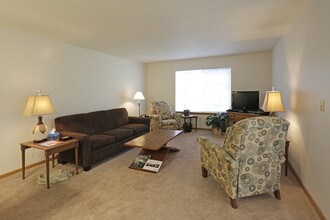 The Cottages of Pleasant Hill in Pleasant Hill, IA - Building Photo - Building Photo