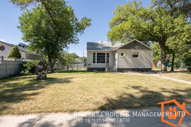 property at 720-727 7 St S