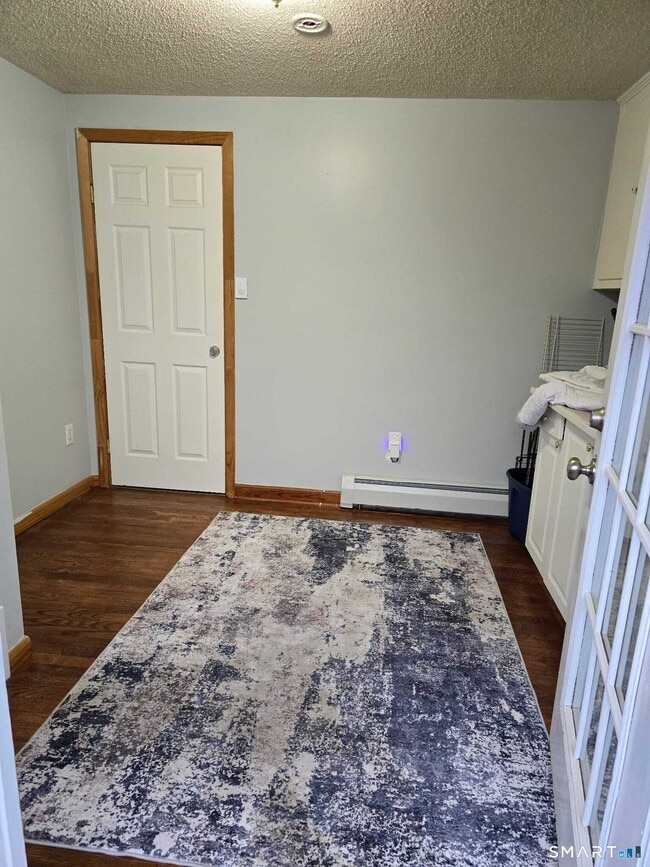 244 Walsh Ave in Newington, CT - Building Photo - Building Photo