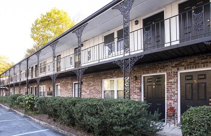 2194 Briarcliff Rd NE in Atlanta, GA - Foto de edificio