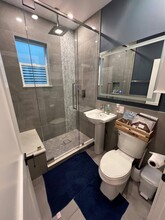 2721 W Melrose St, Unit 2 in Chicago, IL - Foto de edificio - Building Photo