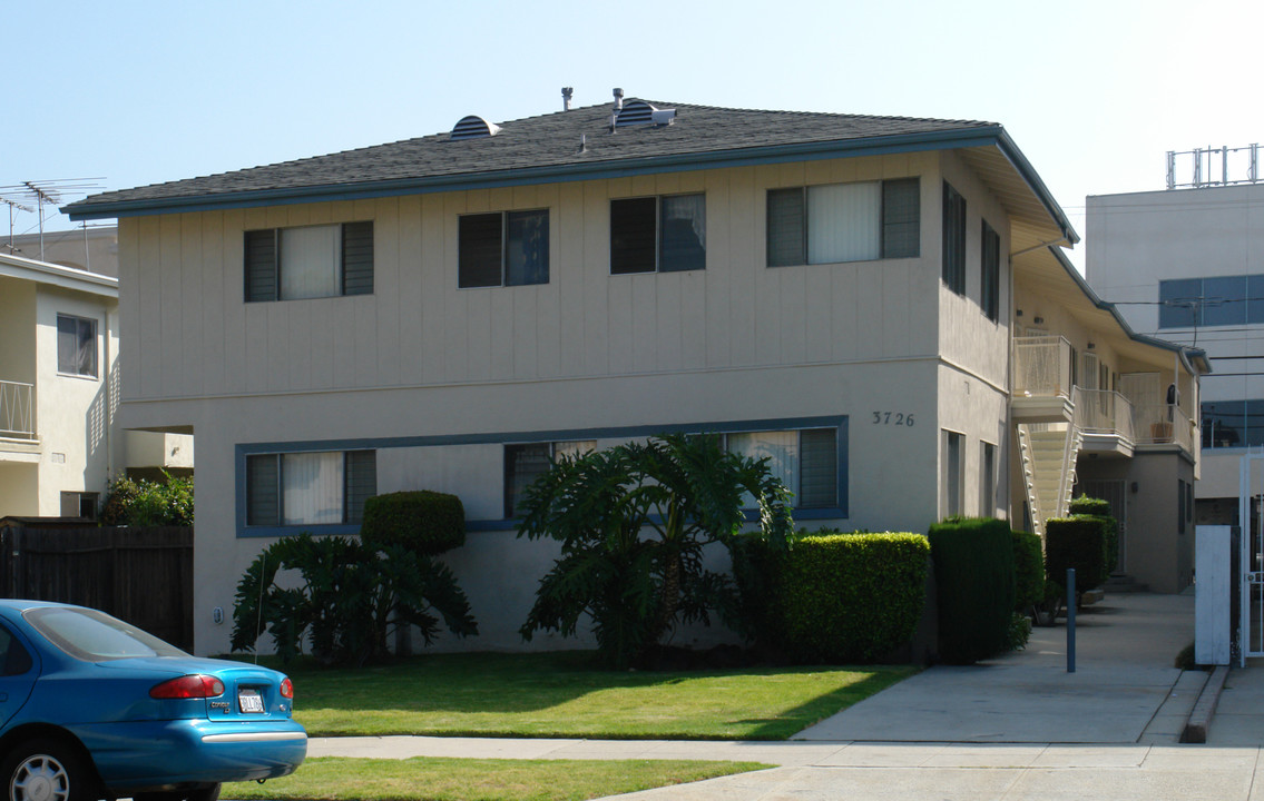 3726 Mentone Ave in Los Angeles, CA - Building Photo