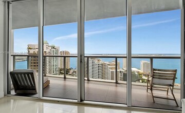 465 Brickell Ave, Unit 2904 in Miami, FL - Building Photo - Building Photo