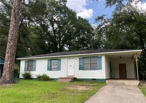 407 Farkas Ln in Albany, GA - Building Photo