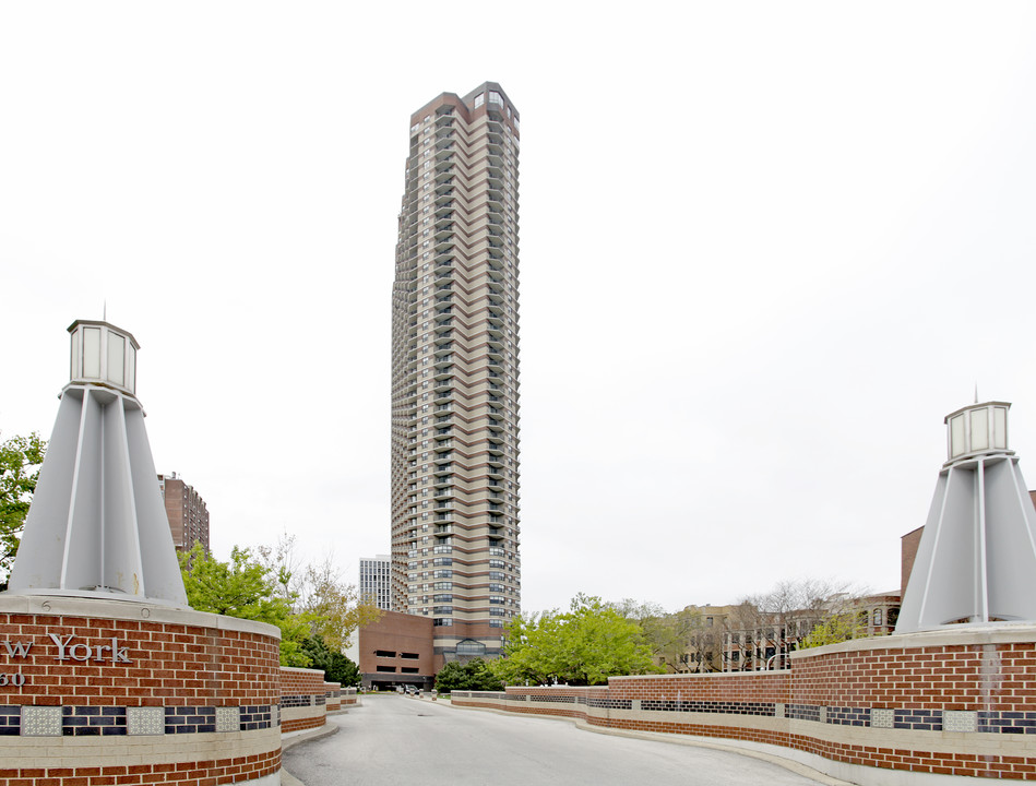 The New York Private Residences in Chicago, IL - Building Photo