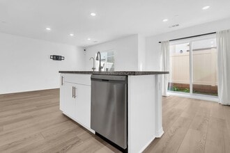 19132 Ash Grv St in Riverside, CA - Building Photo - Building Photo