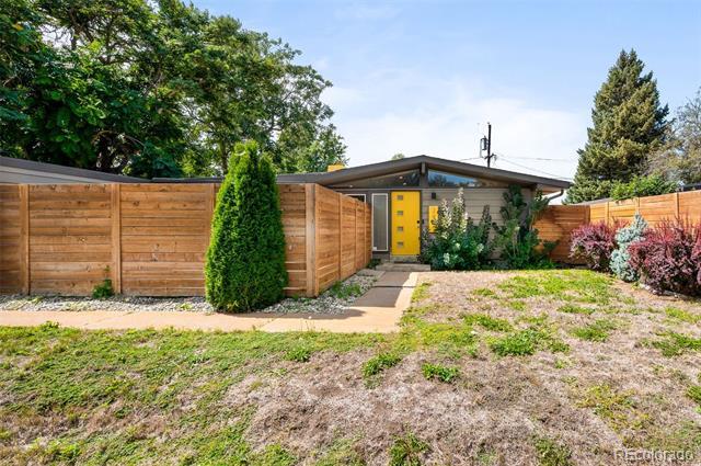 2465 S Newton St in Denver, CO - Building Photo - Building Photo