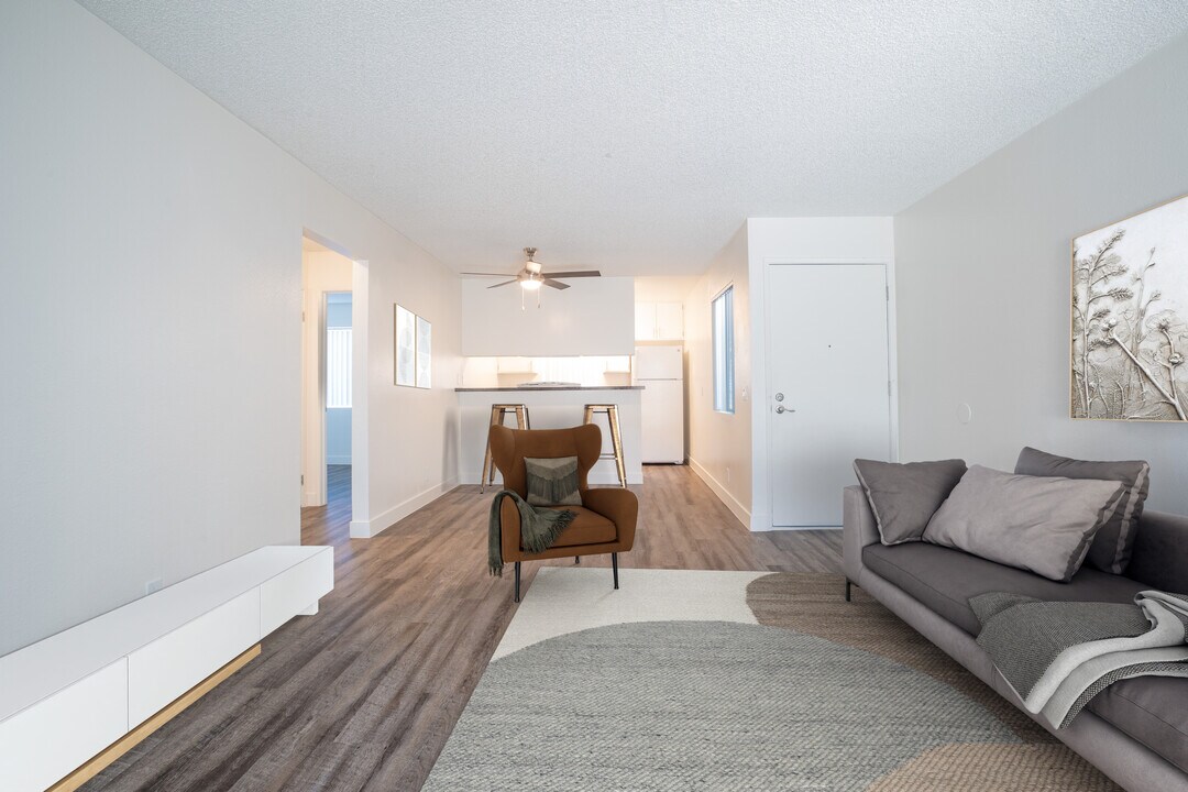 300 Smilax Rd, Unit 8 in San Marcos, CA - Foto de edificio