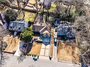 1319 Chalmette Dr NE in Atlanta, GA - Building Photo - Building Photo