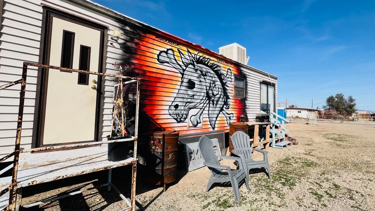 9555 Avenue E in Niland, CA - Building Photo