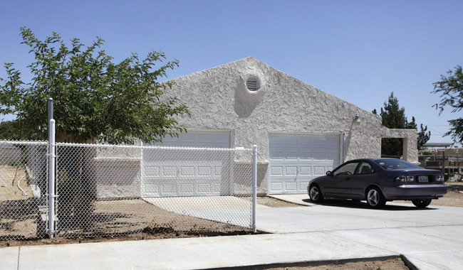 16382 Spruce St in Hesperia, CA - Building Photo - Building Photo