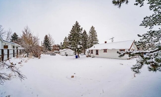 419 W 1st N in St Anthony, ID - Building Photo - Building Photo