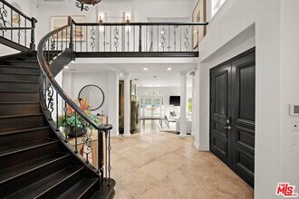 17230 Silver Ln in Los Angeles, CA - Building Photo - Building Photo