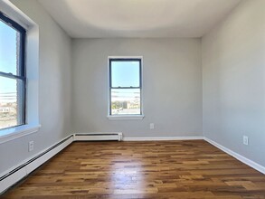 2260 Fairfield Ave in Bridgeport, CT - Building Photo - Building Photo