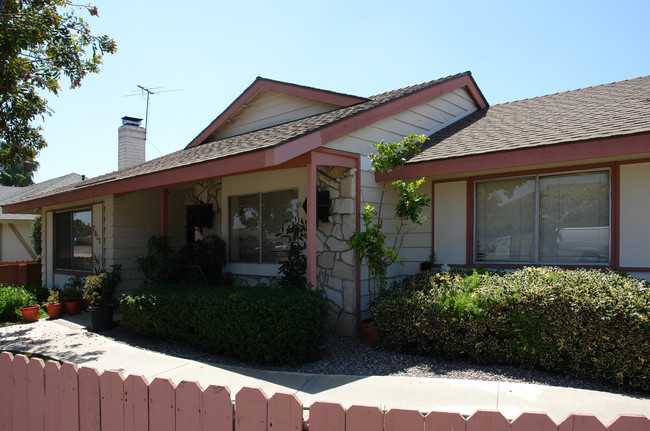 7012 Heil Ave in Huntington Beach, CA - Building Photo - Building Photo