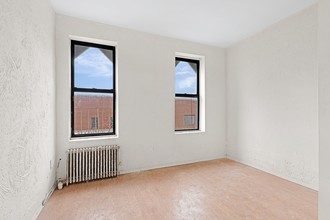 559 39th St in Brooklyn, NY - Building Photo - Interior Photo