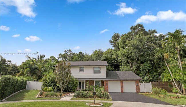 2589 Pepperwood Cir S