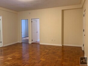 West 55th Street in New York, NY - Building Photo - Building Photo