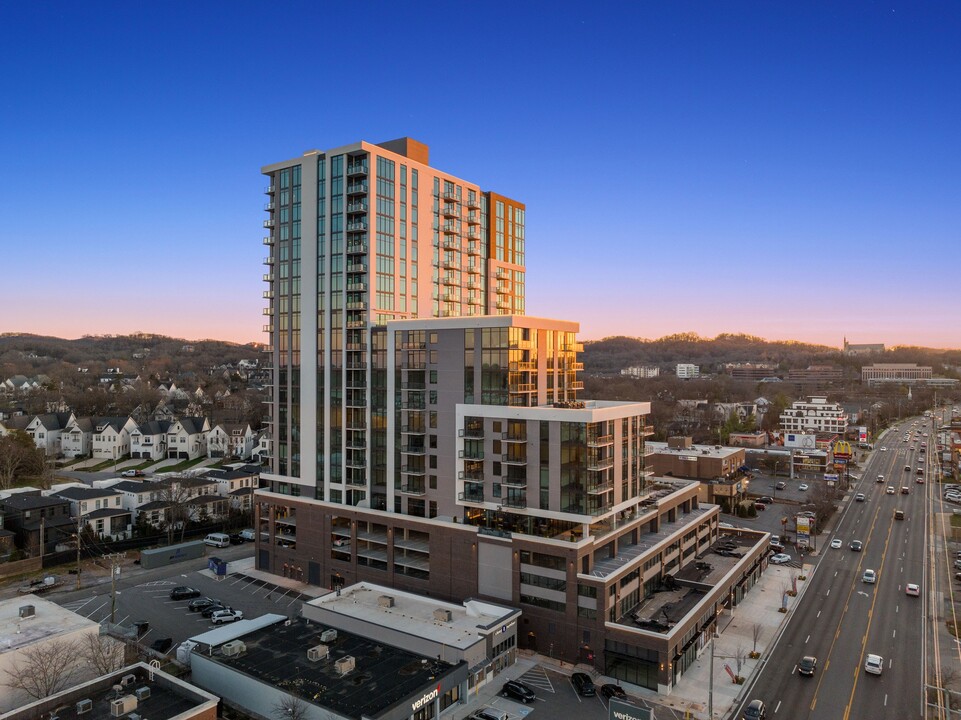 Rosette Green Hills in Nashville, TN - Building Photo