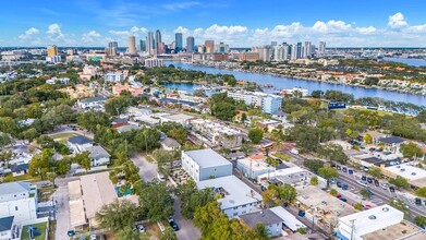 Davis Islands Apartments in Tampa, FL - Foto de edificio - Building Photo