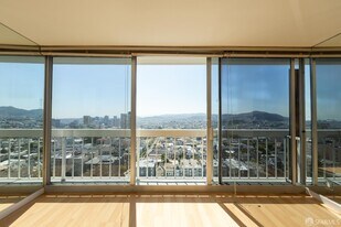 2200 Sacramento St in San Francisco, CA - Building Photo
