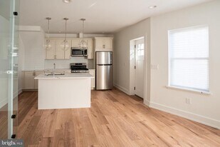 2538 E County Line Rd in Ardmore, PA - Building Photo