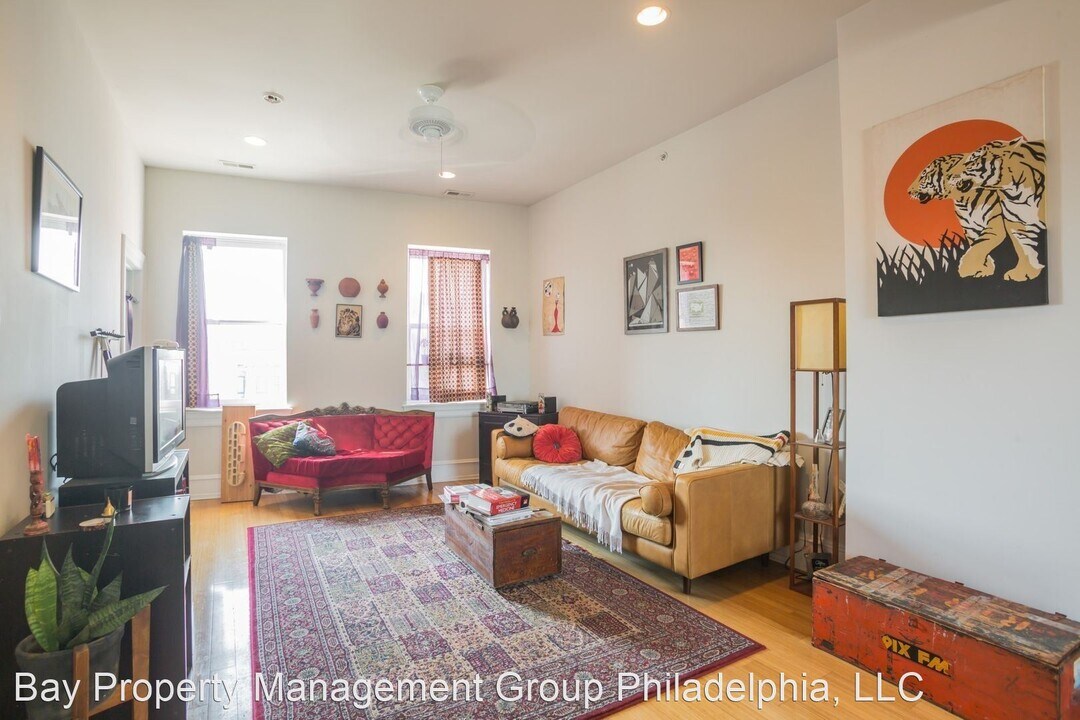 2136 E Dauphin St in Philadelphia, PA - Building Photo