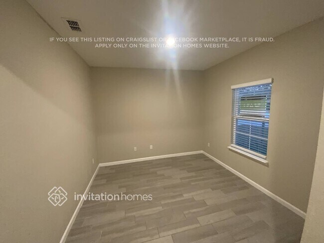 11370 Oyster Creek Rd in Jacksonville, FL - Foto de edificio - Building Photo