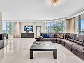 3535 S Ocean Dr in Hollywood, FL - Foto de edificio - Building Photo