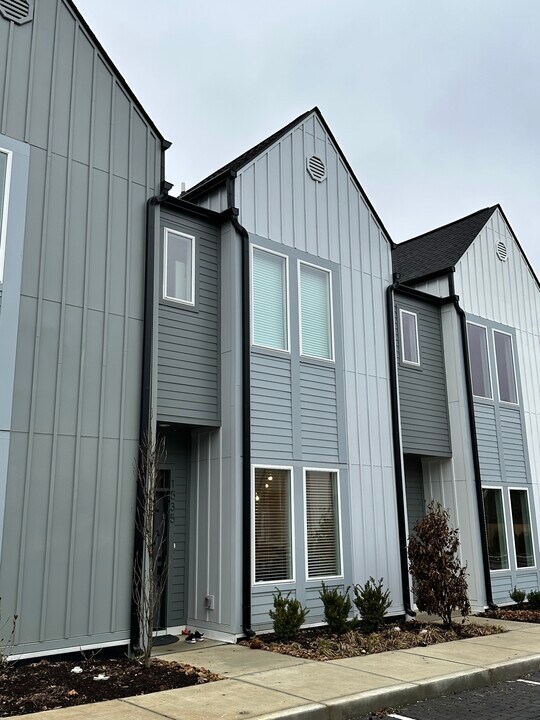 1535 Yarra St in Madison, TN - Foto de edificio