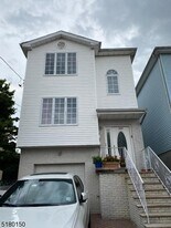 111 Manor Ave in Harrison, NJ - Building Photo
