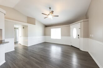5720 W Wagoner Rd in Glendale, AZ - Building Photo - Building Photo