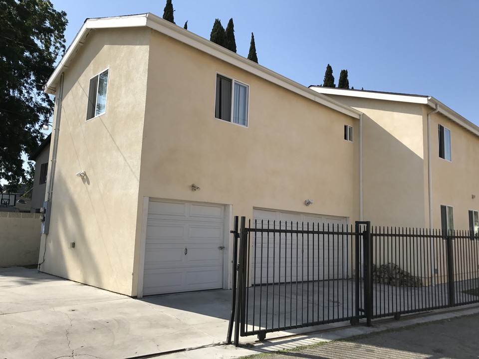 1252 E 20th St in Los Angeles, CA - Building Photo