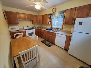 302 South Dr in Valencia, PA - Building Photo - Building Photo