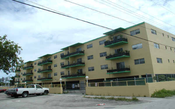 Casa Vida Apartments in North Miami, FL - Foto de edificio