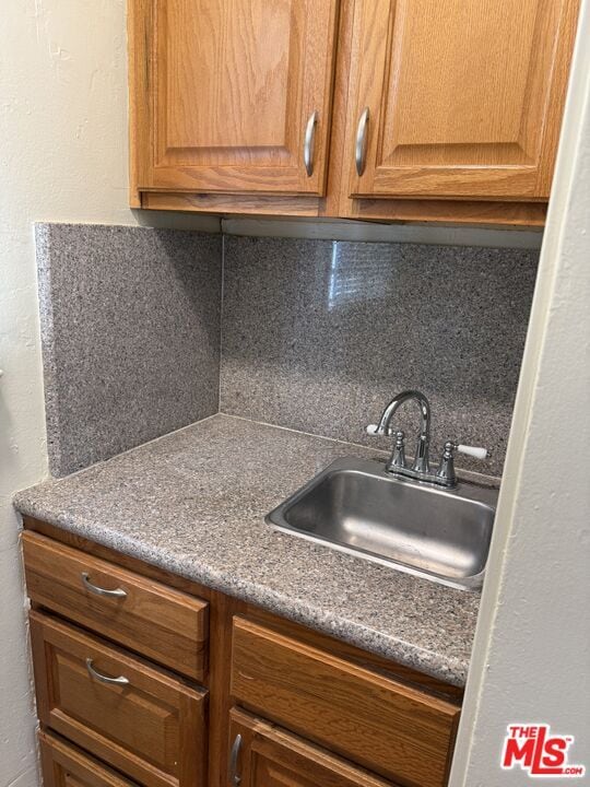 property at 1306 S Mansfield Ave
