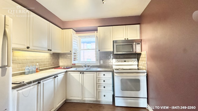 459 Beechwood Pl in Waterloo, ON - Building Photo - Building Photo