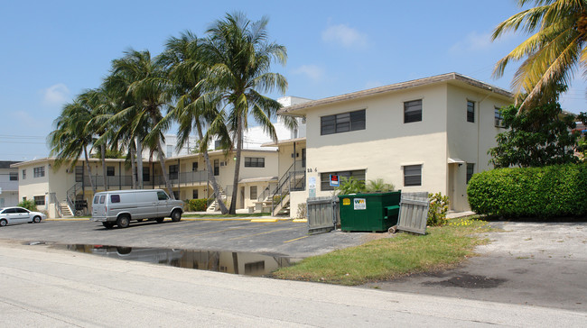 Florence Villas Apartments in Pompano Beach, FL - Foto de edificio - Building Photo