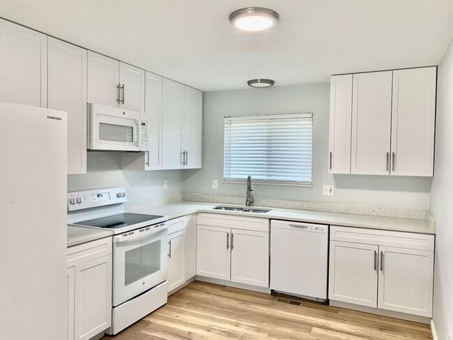 property at 2200 Ayrshire Dr