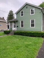 47 Fennell St in Skaneateles, NY - Building Photo