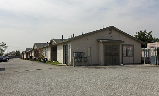 8244 Beech Ave in Fontana, CA - Building Photo - Building Photo