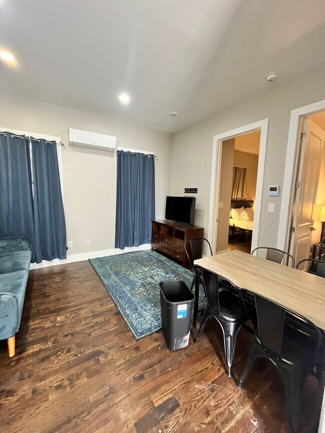 4 Whitman Ave, Unit 2R in Jersey City, NJ - Building Photo - Building Photo